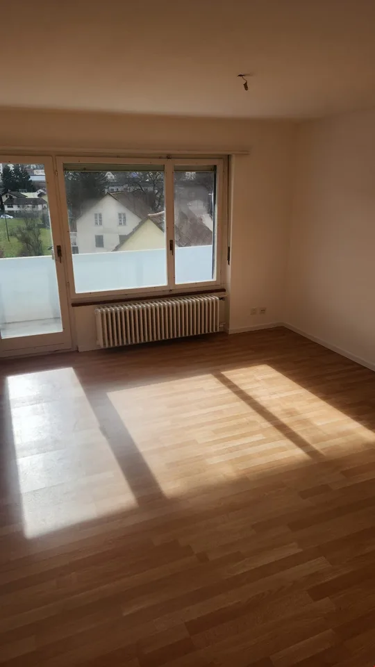 3 1/2 Zimmerwohnung; sonnig, ruhig und hell – Foto 2 von 17