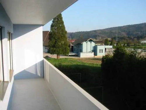 3 1/2 Zimmerwohnung; sonnig, ruhig und hell – Foto 3 von 17
