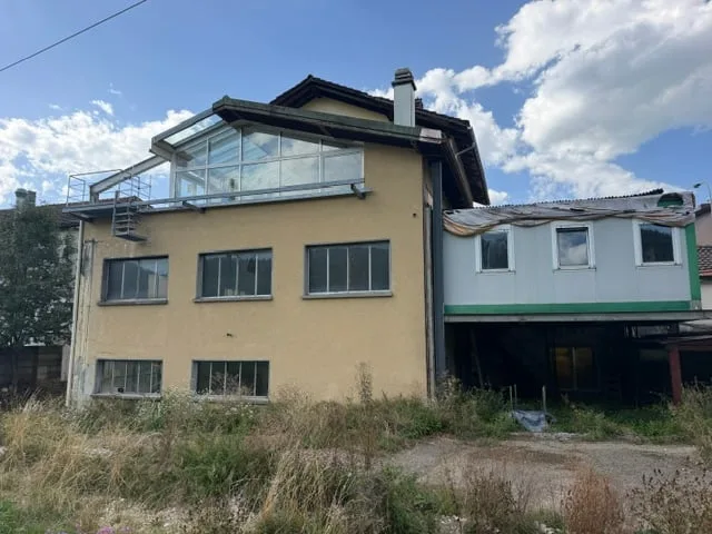 Mischgenutztes Wohn- und Geschäftshaus 2314 La Sagne/NE – Foto 4 von 15