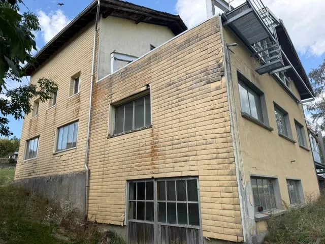 Mischgenutztes Wohn- und Geschäftshaus 2314 La Sagne/NE – Foto 3 von 15