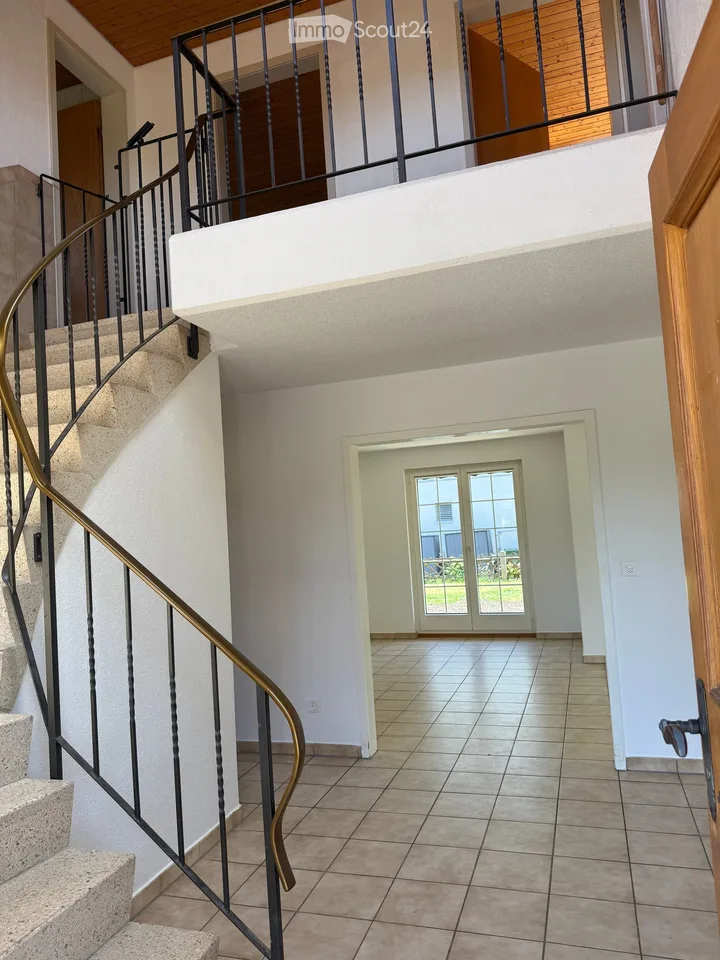 Casa familiare affascinante di 5,5 locali a Schwadernau – disponibile immediatamente! – foto 11 di 30