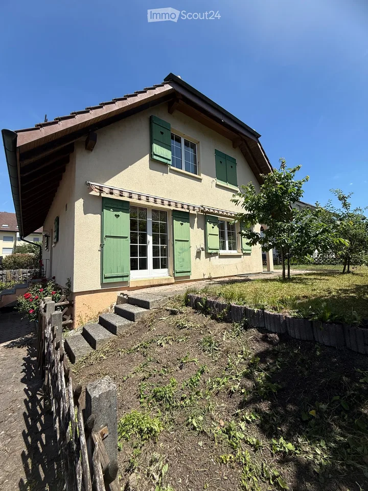 Casa familiare affascinante di 5,5 locali a Schwadernau – disponibile immediatamente! – foto 4 di 30