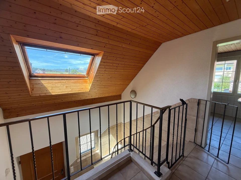 Casa familiare affascinante di 5,5 locali a Schwadernau – disponibile immediatamente! – foto 26 di 30