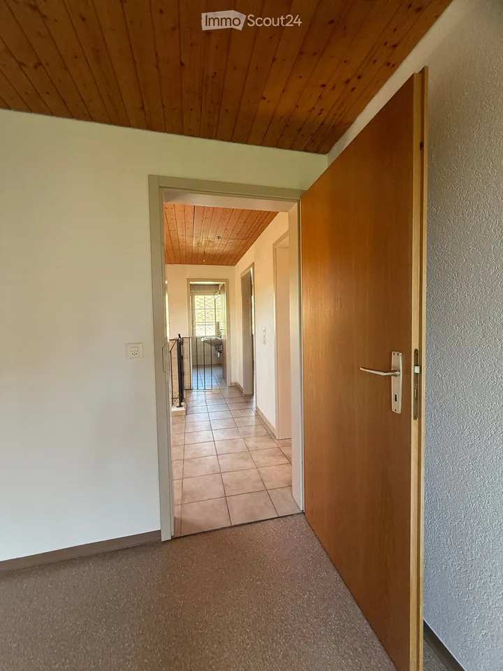 Casa familiare affascinante di 5,5 locali a Schwadernau – disponibile immediatamente! – foto 28 di 30