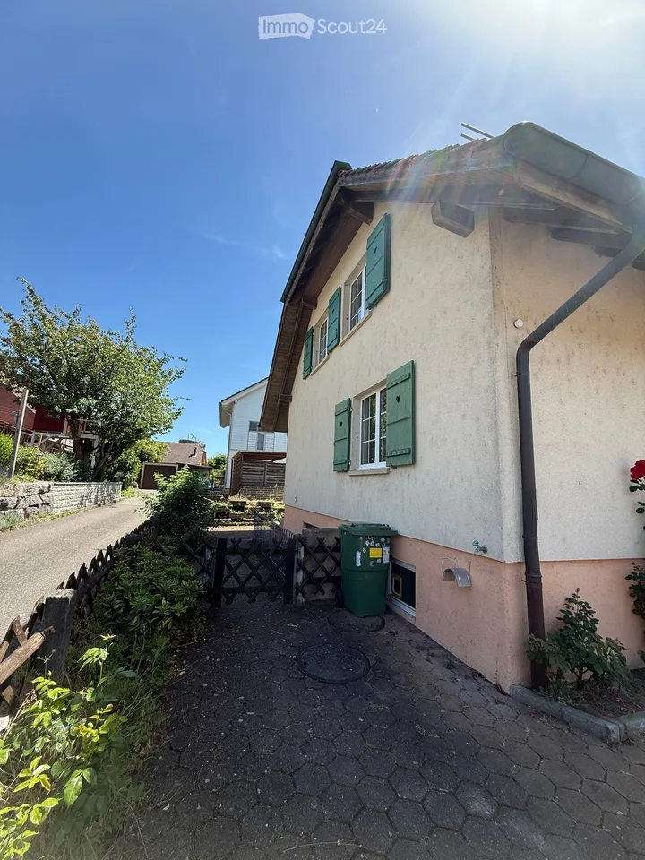 Casa familiare affascinante di 5,5 locali a Schwadernau – disponibile immediatamente! – foto 5 di 30