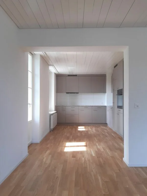 Moderne 3.5 Zimmer Wohnung mit Ankleideraum – Foto 4 von 9