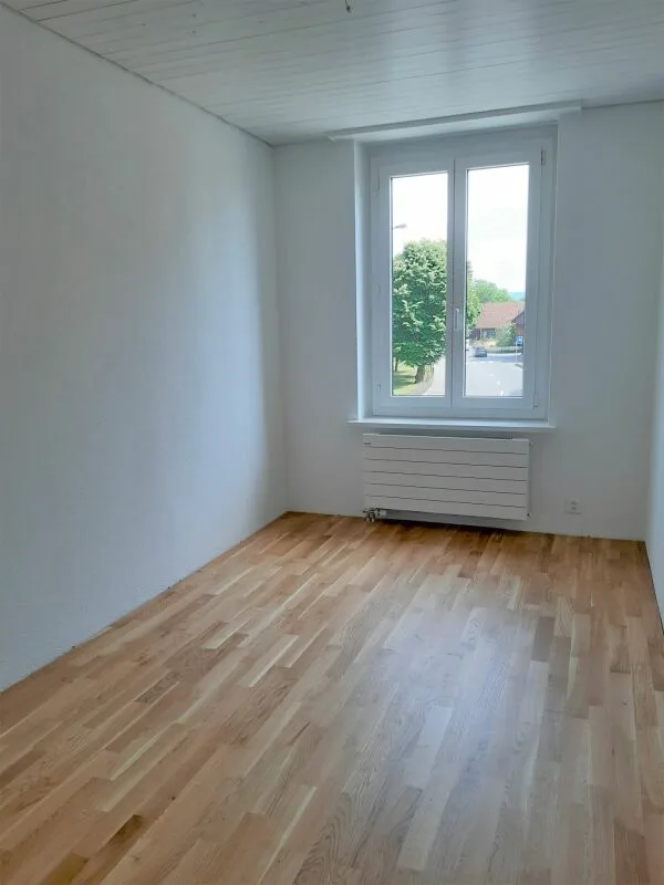 Moderne 3.5 Zimmer Wohnung mit Ankleideraum – Foto 6 von 9