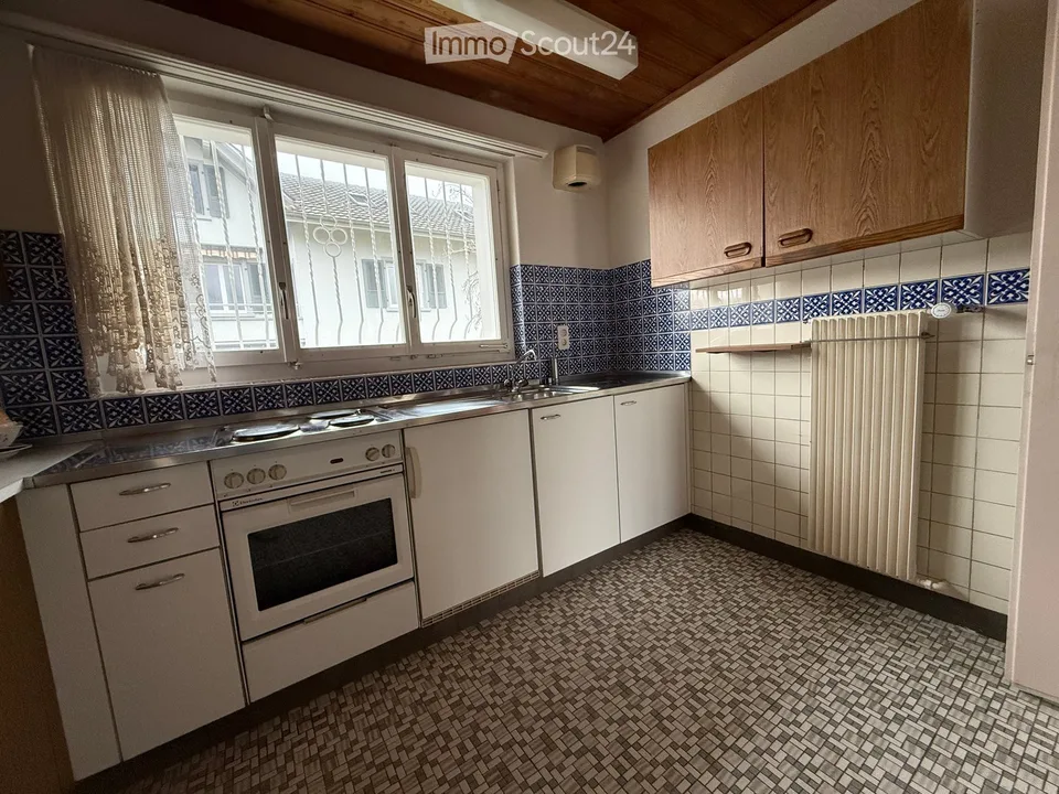 Casa familiare affascinante di 5,5 locali con 948 m2 compreso giardino a Schwadernau - disponibile immediatamente – foto 8 di 30