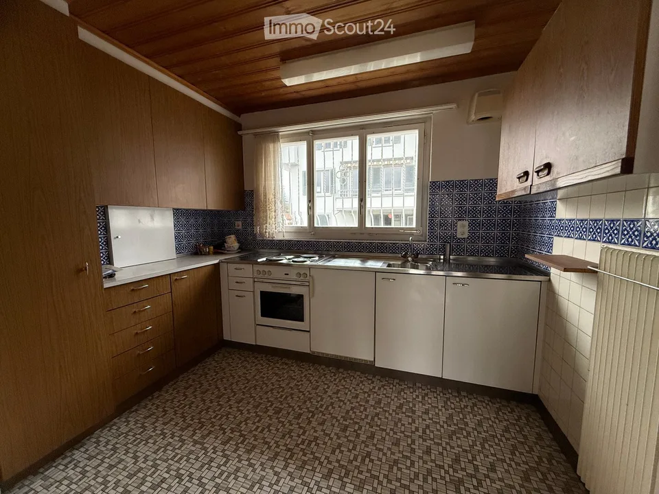Casa familiare affascinante di 5,5 locali con 948 m2 compreso giardino a Schwadernau - disponibile immediatamente – foto 7 di 30