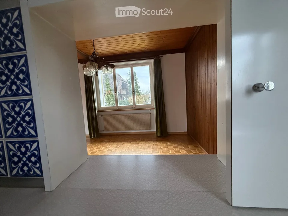 Casa familiare affascinante di 5,5 locali con 948 m2 compreso giardino a Schwadernau - disponibile immediatamente – foto 10 di 30