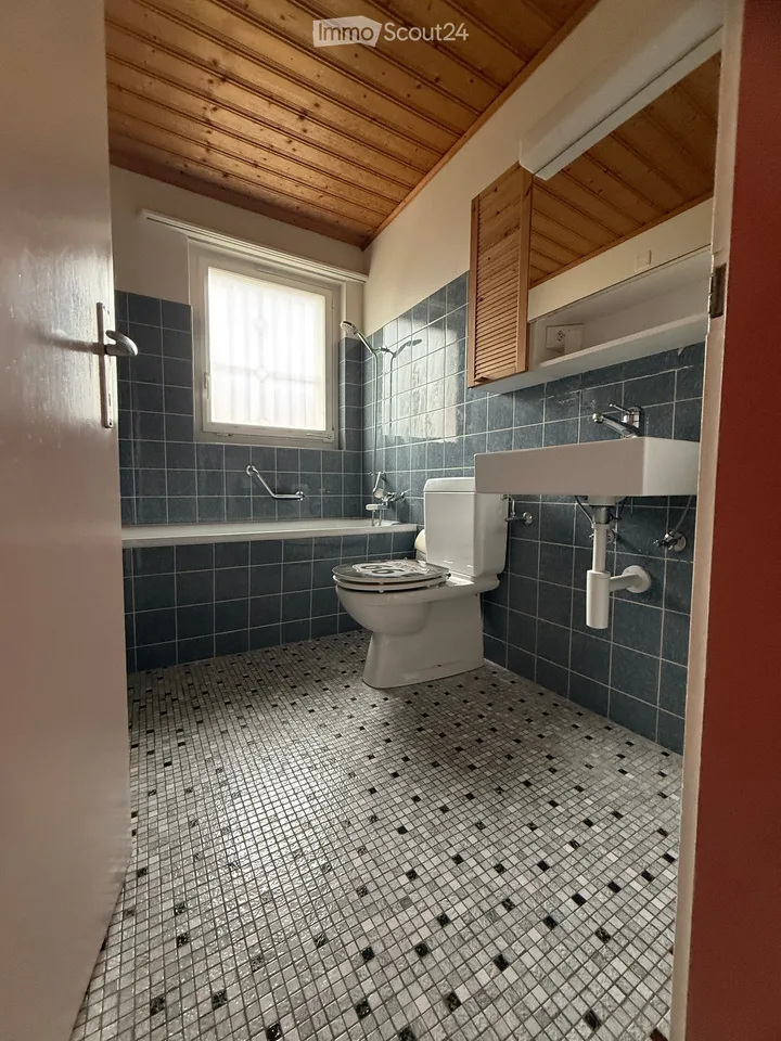 Casa familiare affascinante di 5,5 locali con 948 m2 compreso giardino a Schwadernau - disponibile immediatamente – foto 24 di 30