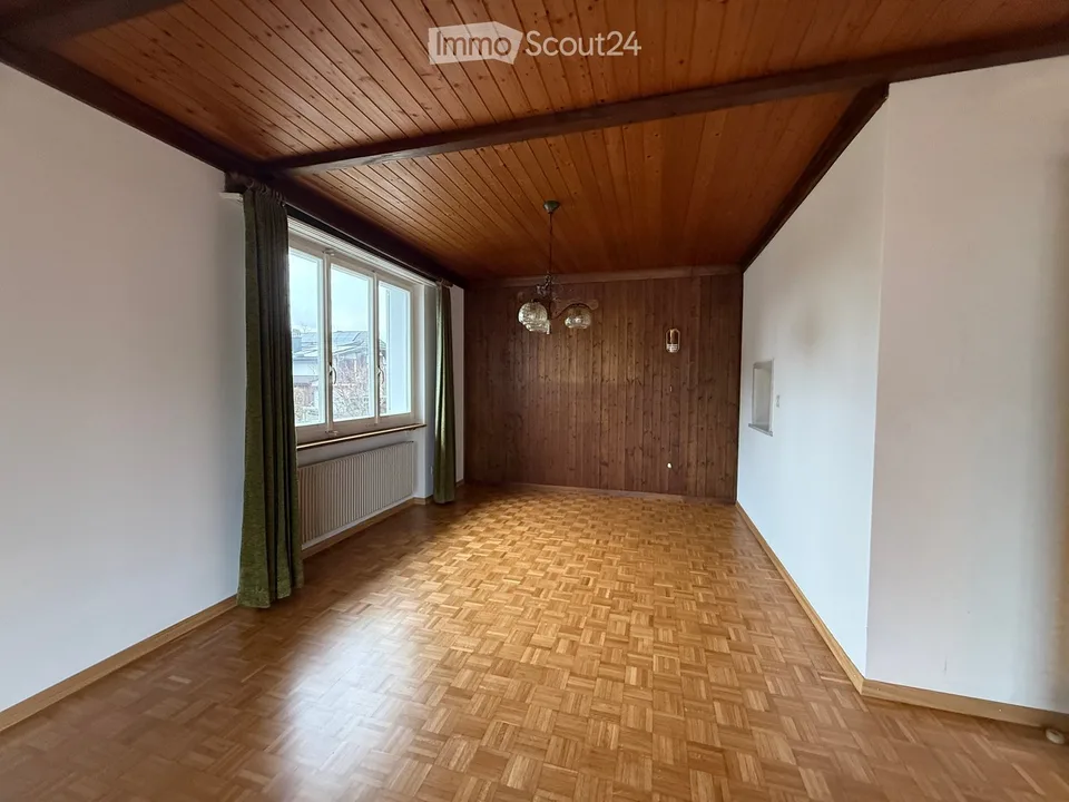 Casa familiare affascinante di 5,5 locali con 948 m2 compreso giardino a Schwadernau - disponibile immediatamente – foto 12 di 30