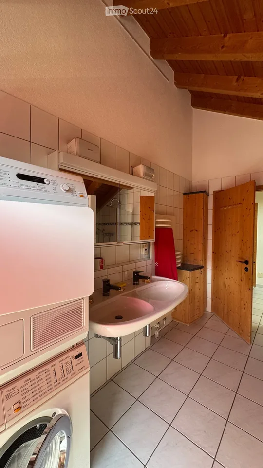 Freistehendes Einfamilienhaus mit Lift, im Nebelarmen Elfingen – Foto 3 von 10