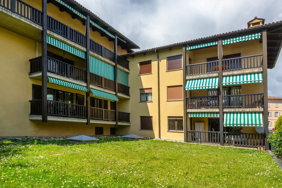 Helles Apartment mit großem Terrassenbereich und freier Sicht – Foto 8 von 8