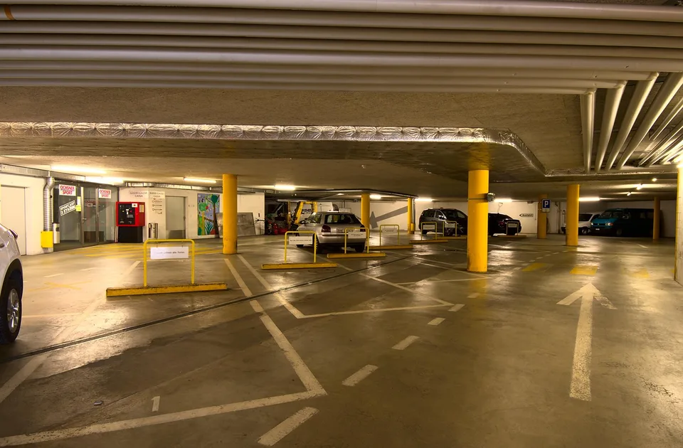 Officina - Studio - Magazzino - direttamente alla stazione di Lyss – foto 8 di 8