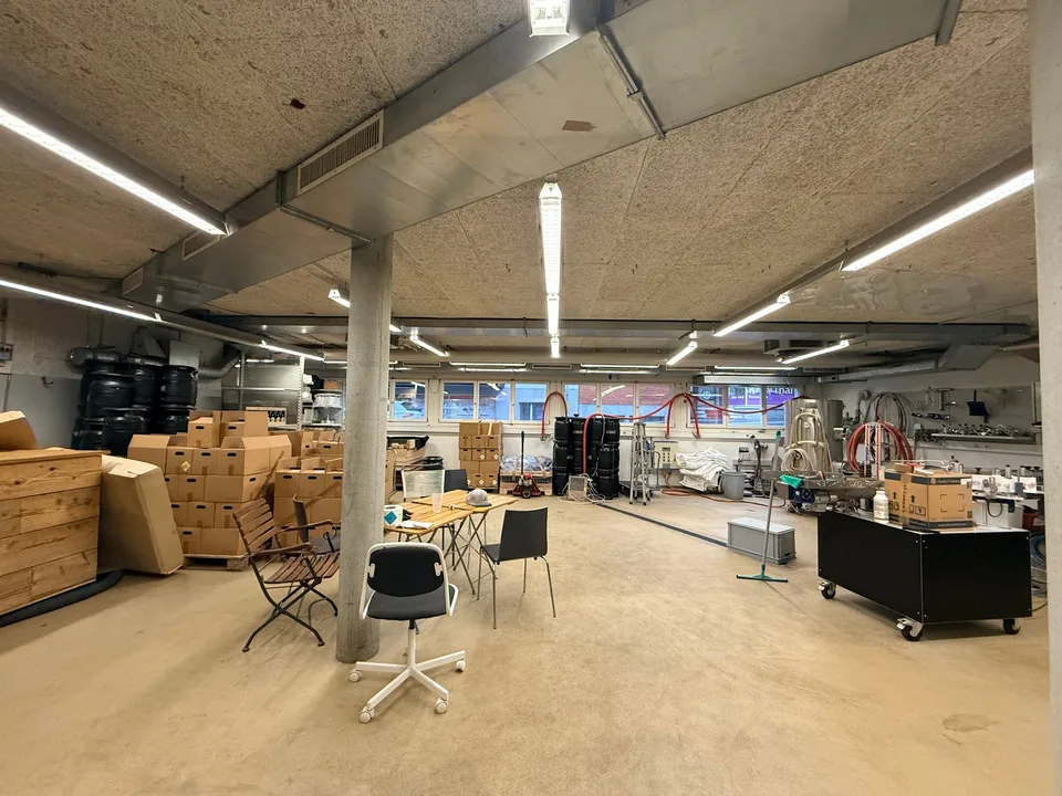 Officina - Studio - Magazzino - direttamente alla stazione di Lyss – foto 2 di 8