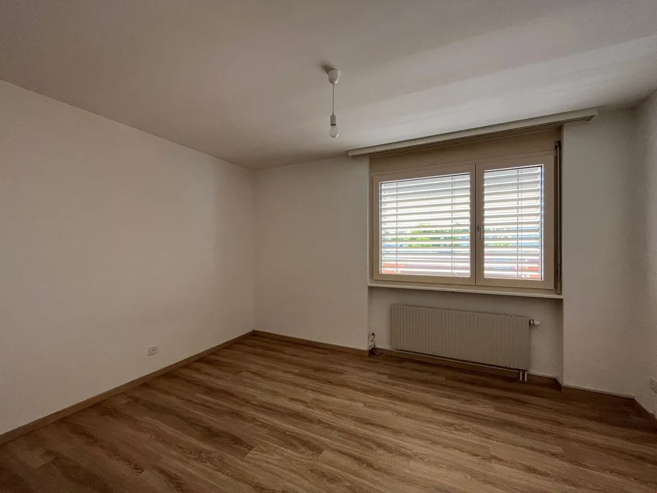 Attique rénové de 4,5 pièces au 3ème étage - vue 360° – photo 11 sur 13