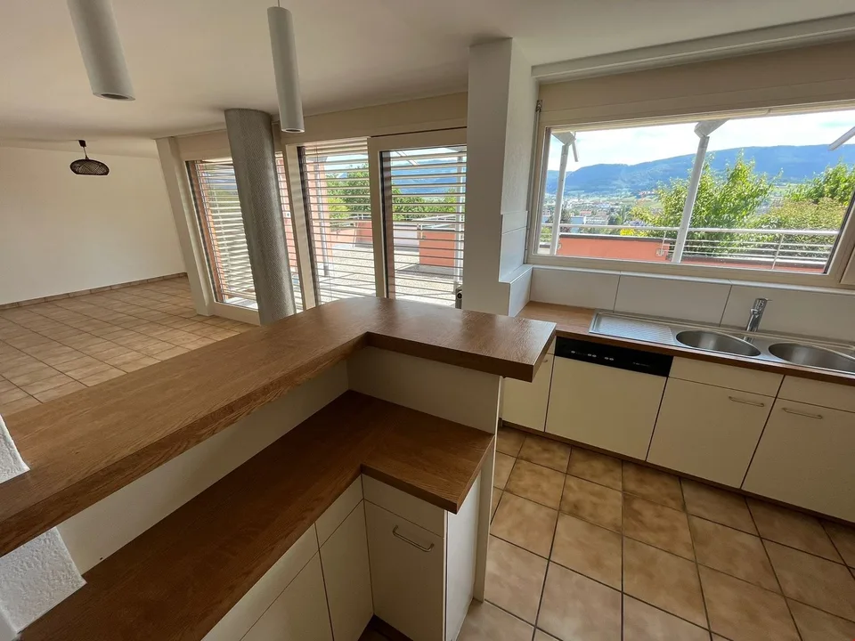 Attique rénové de 4,5 pièces au 3ème étage - vue 360° – photo 6 sur 13