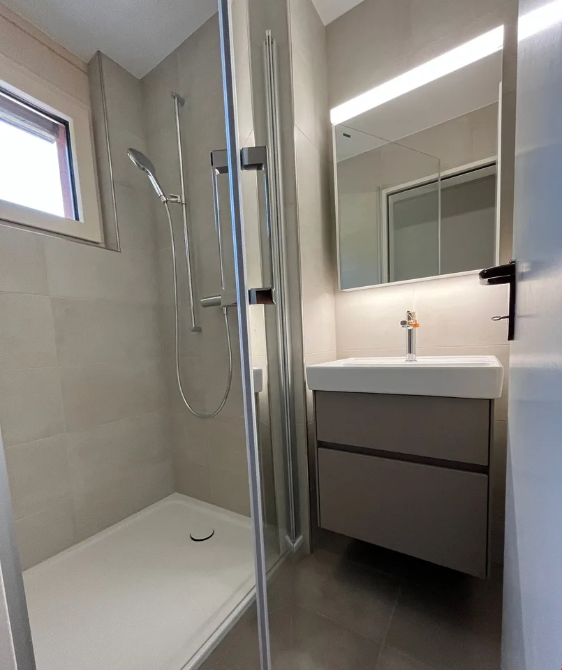 Attique rénové de 4,5 pièces au 3ème étage - vue 360° – photo 12 sur 13
