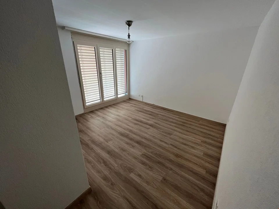 Attique rénové de 4,5 pièces au 3ème étage - vue 360° – photo 7 sur 13