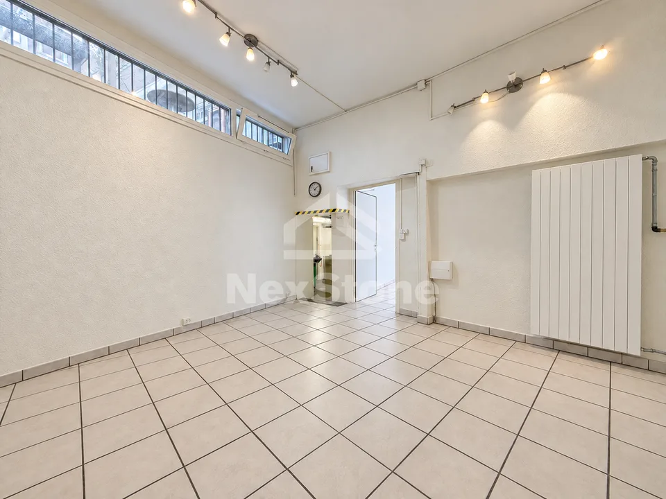 Locale commerciale di 105 m² con vetrina vicino alla stazione – foto 6 di 11
