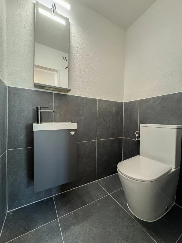 Appartement moderne rénové de 4,5 pièces avec vue dégagée – photo 4 sur 11