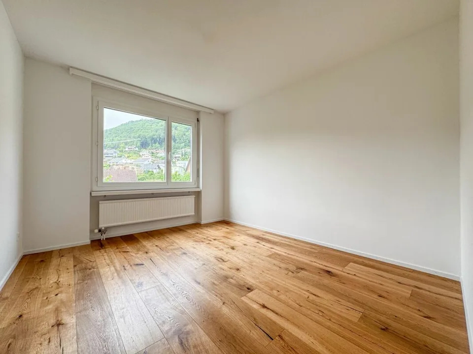 Appartement moderne rénové de 4,5 pièces avec vue dégagée – photo 8 sur 11