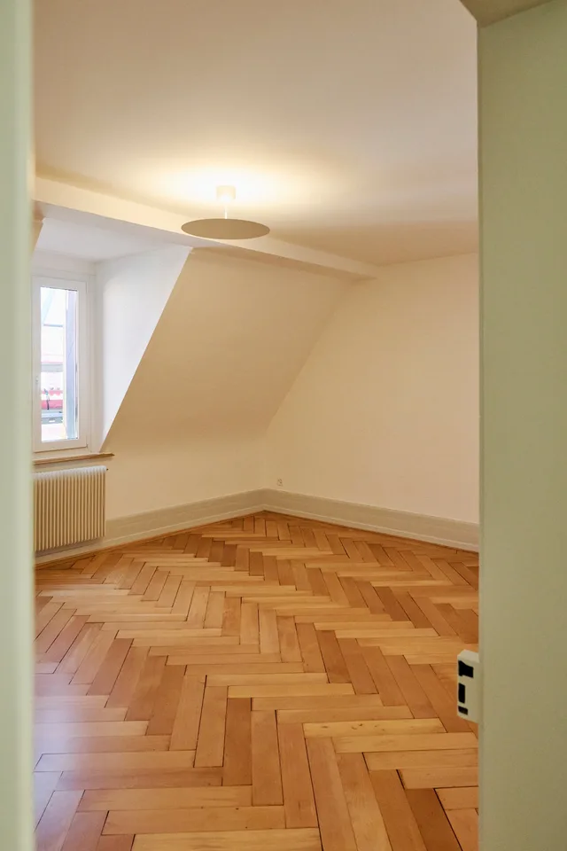 Charmant appartement 3 pièces avec balcon à Zürich-Wiedikon – fraîchement rénové – photo 8 sur 12