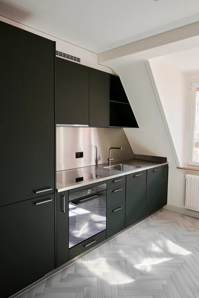 Charmant appartement 3 pièces avec balcon à Zürich-Wiedikon – fraîchement rénové – photo 5 sur 12