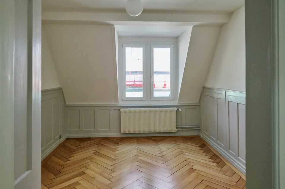Charmant appartement 3 pièces avec balcon à Zürich-Wiedikon – fraîchement rénové – photo 3 sur 12
