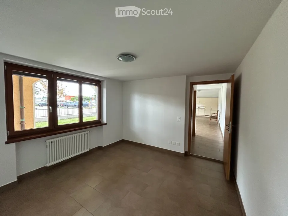 Arzo, Helles 2.5-Zimmer-Wohnung mit Garten und Parkplatz inklusive – Foto 5 von 5