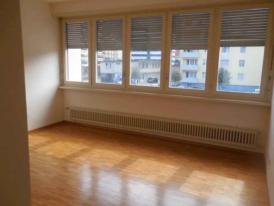 Wohnung mit 4.5 Zimmern – Foto 6 von 8