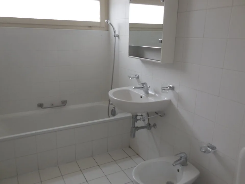 Wohnung mit 4.5 Zimmern – Foto 5 von 8