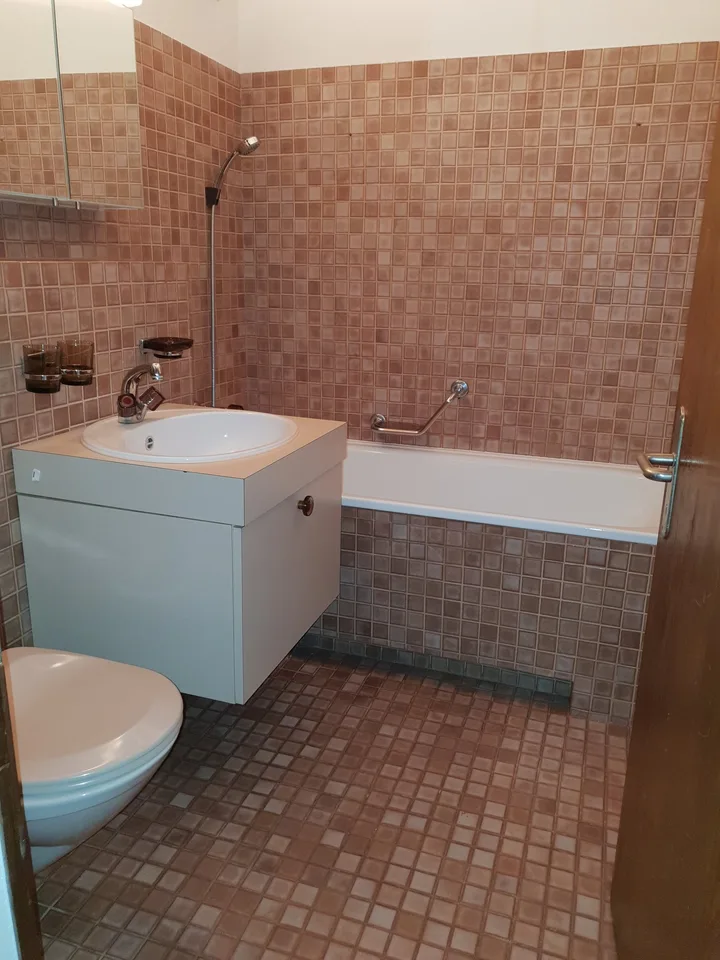 Helle 3-Zimmer-Wohnung mit Balkon im Zentrum von Ilanz – Foto 4 von 6