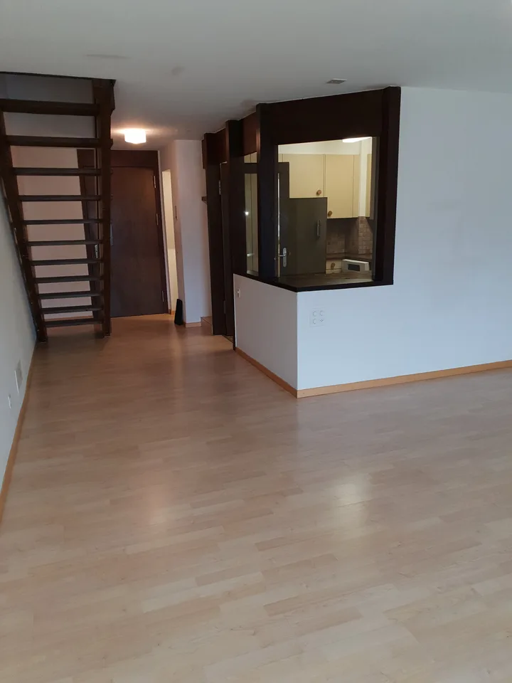Helle 3-Zimmer-Wohnung mit Balkon im Zentrum von Ilanz – Foto 2 von 6