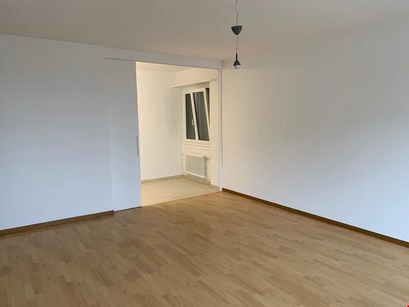 Schönes Apartment 79m2 mit 4,5 Zimmern im 1. Stock – Foto 5 von 7