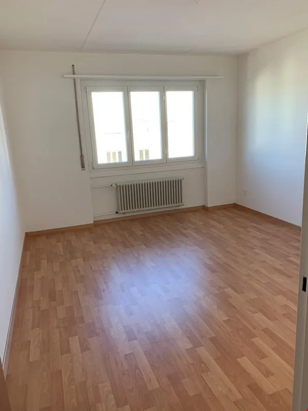 Schönes Apartment 79m2 mit 4,5 Zimmern im 1. Stock – Foto 4 von 7