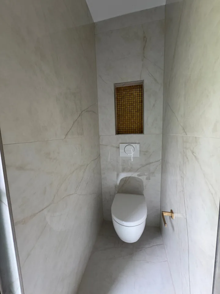 Camera in un appartamento condiviso con terrazza & whirlpool – Brugg – foto 18 di 22
