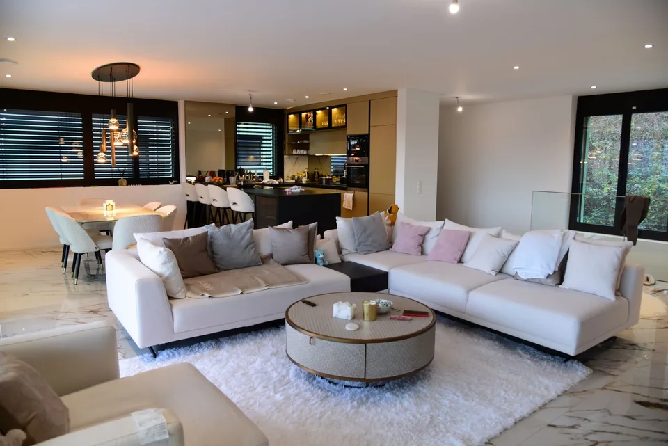 Camera in un appartamento condiviso con terrazza & whirlpool – Brugg – foto 4 di 22