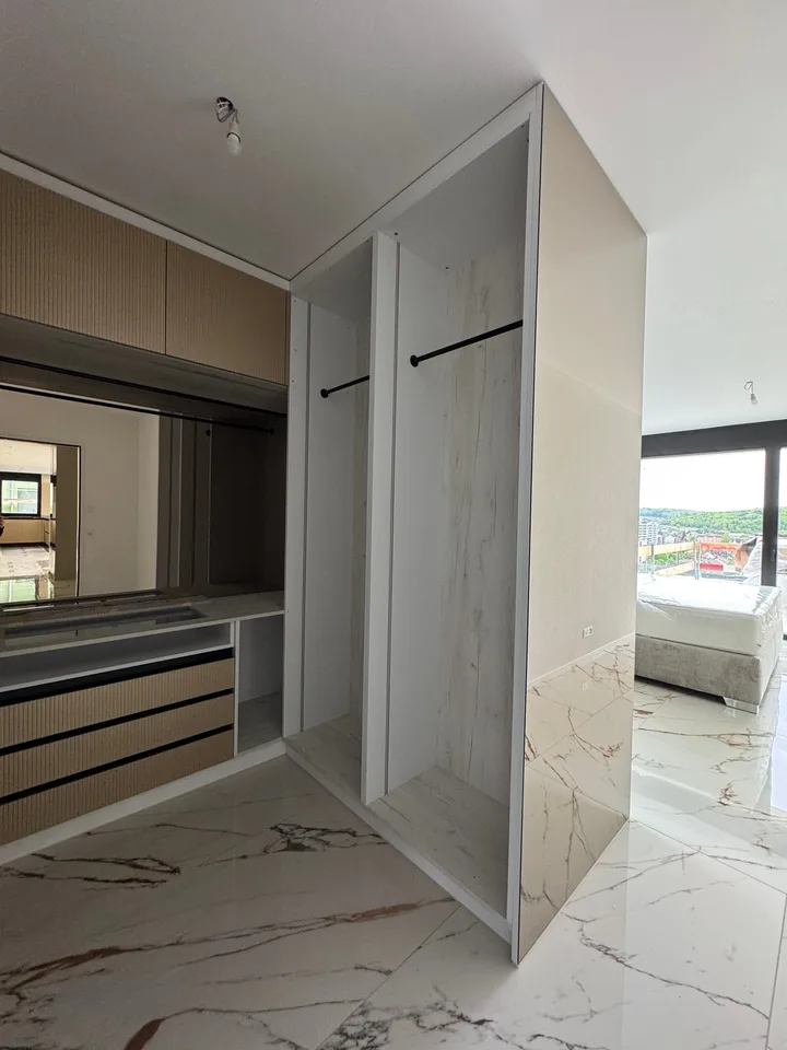Camera in un appartamento condiviso con terrazza & whirlpool – Brugg – foto 3 di 22