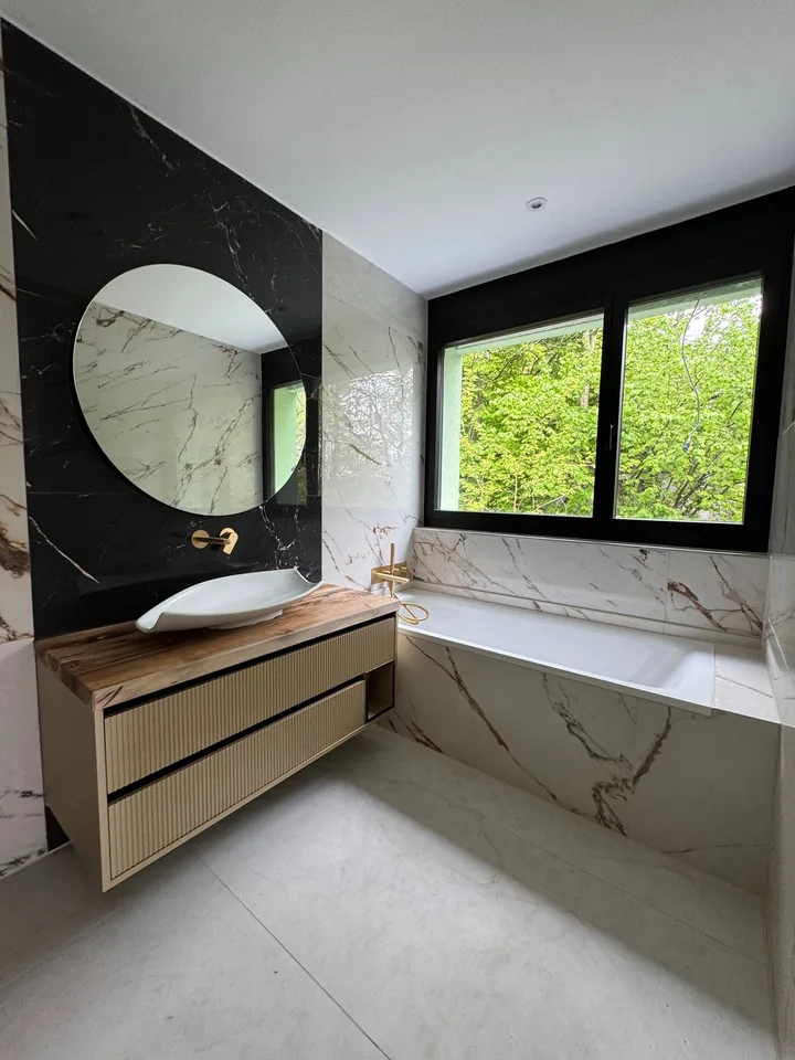 Camera in un appartamento condiviso con terrazza & whirlpool – Brugg – foto 10 di 22