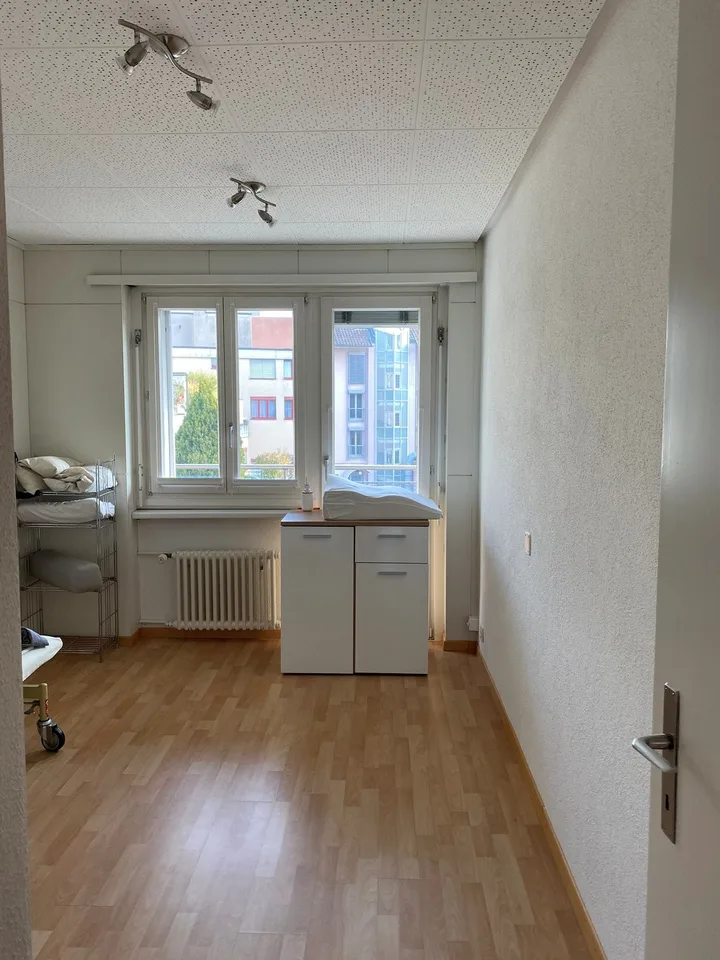 Attraktiver Gewerberaum an zentraler Lage in Wallisellen zu vermieten – Foto 3 von 6