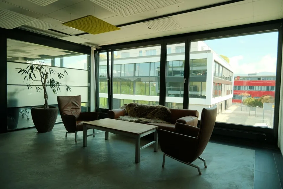 Hochwertig ausgebaute Büroflächen im Wirtschaftsraum Zug – Foto 12 von 13