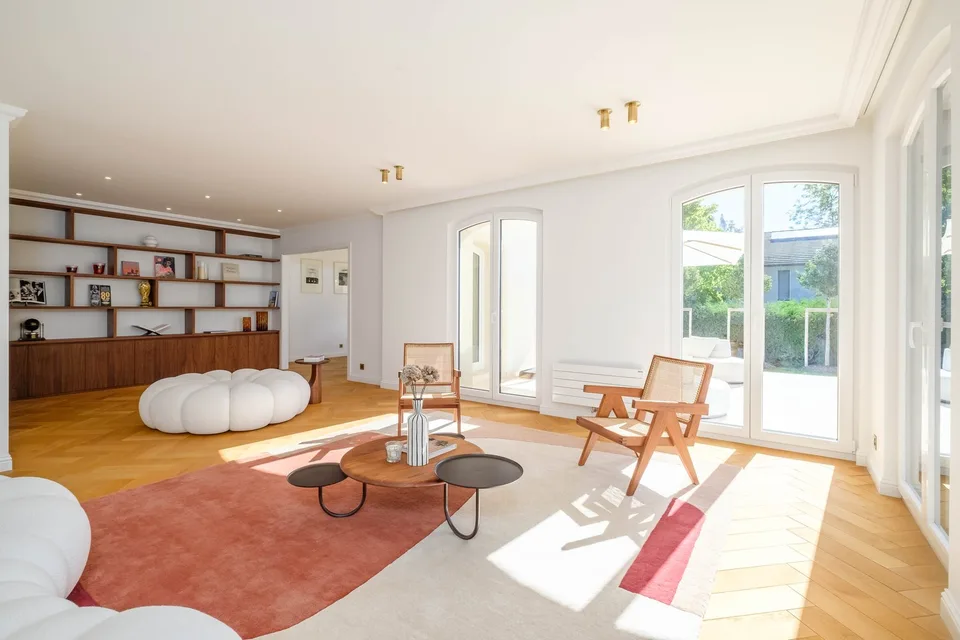 Co-esclusività – Cologny, villa ristrutturata 362 m², piscina, senza vista sul vicino – foto 6 di 15