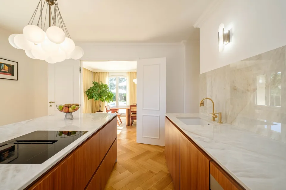Co-esclusività – Cologny, villa ristrutturata 362 m², piscina, senza vista sul vicino – foto 8 di 15