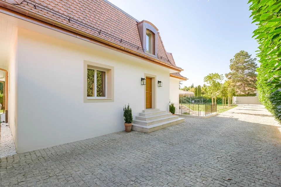 Co-esclusività – Cologny, villa ristrutturata 362 m², piscina, senza vista sul vicino – foto 3 di 15