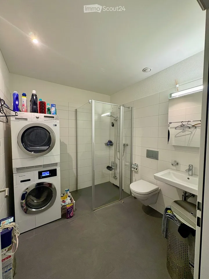 Grosszügiges Haus mit 2 Badezimmern – Foto 2 von 5
