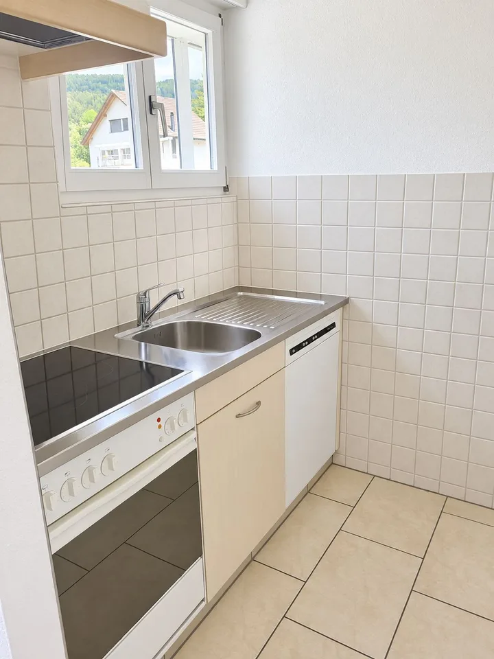 Charmante 4.5-Zimmer-Wohnung mit Balkon in Mümliswil – sofort verfügbar! – Foto 2 von 5
