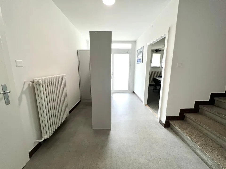 Geräumige Büros auf 2 Etagen in der Nähe von Einrichtungen – Foto 5 von 15