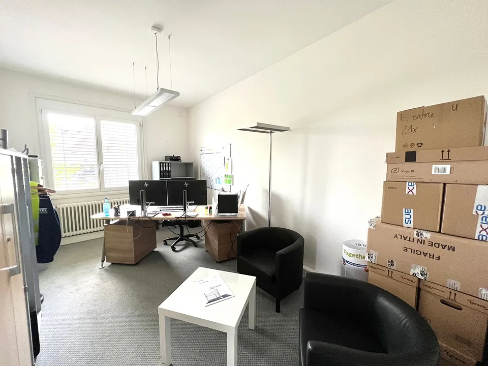 Geräumige Büros auf 2 Etagen in der Nähe von Einrichtungen – Foto 7 von 15